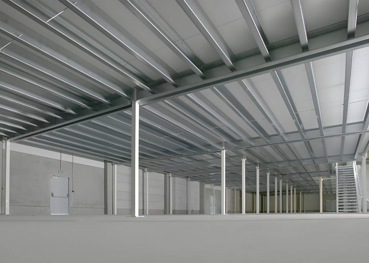 undersidan av ett entresolplan