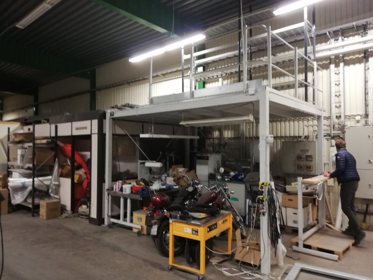 Entresolvåning silver / grå detaljer